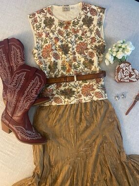 Floral Sleeveless Top 🌵🌻🤎